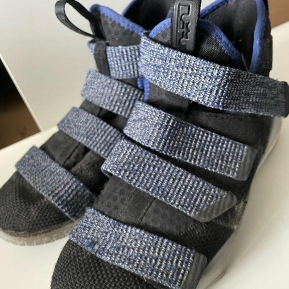 Nike LeBron Zoom Soldier 11 - Picture 3 of 4